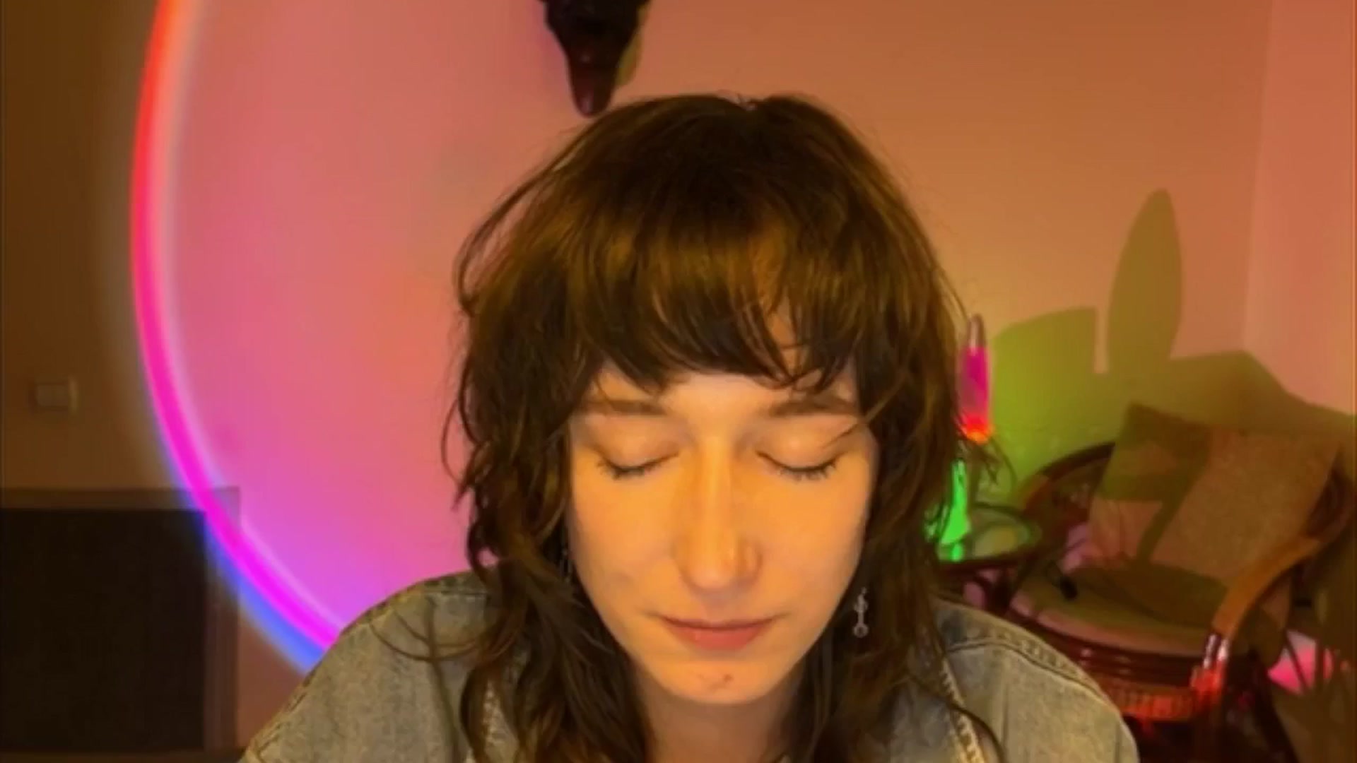 Gallery image thumbnail from LoooneyTunes's myfreecams stream on, 04/18/2025, 19:17 image 12 of 20