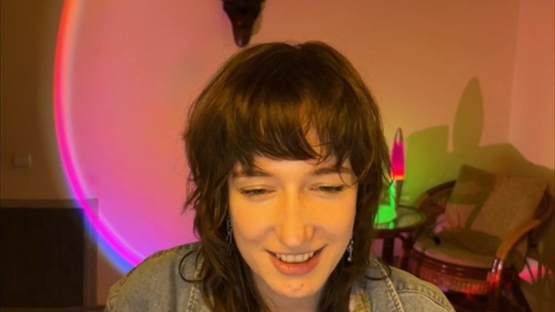 Gallery image thumbnail from LoooneyTunes's myfreecams stream on, 04/18/2025, 19:17 image 9 of 20