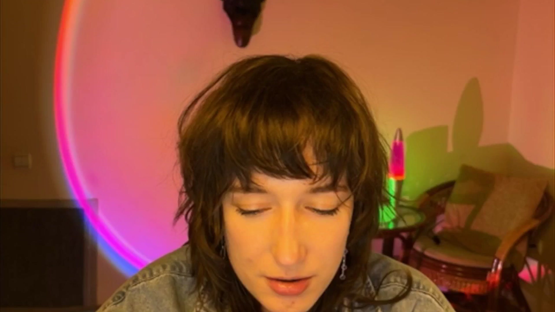 Gallery image thumbnail from LoooneyTunes's myfreecams stream on, 04/18/2025, 19:17 image 2 of 20