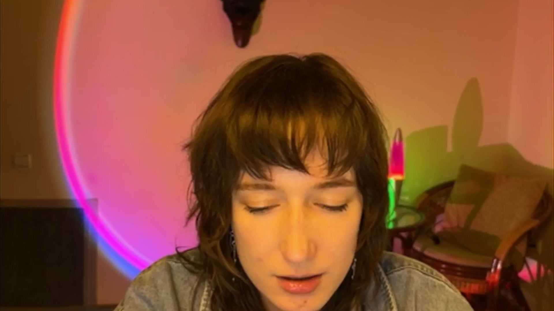 Gallery image thumbnail from LoooneyTunes's myfreecams stream on, 04/18/2025, 19:17 image 18 of 20