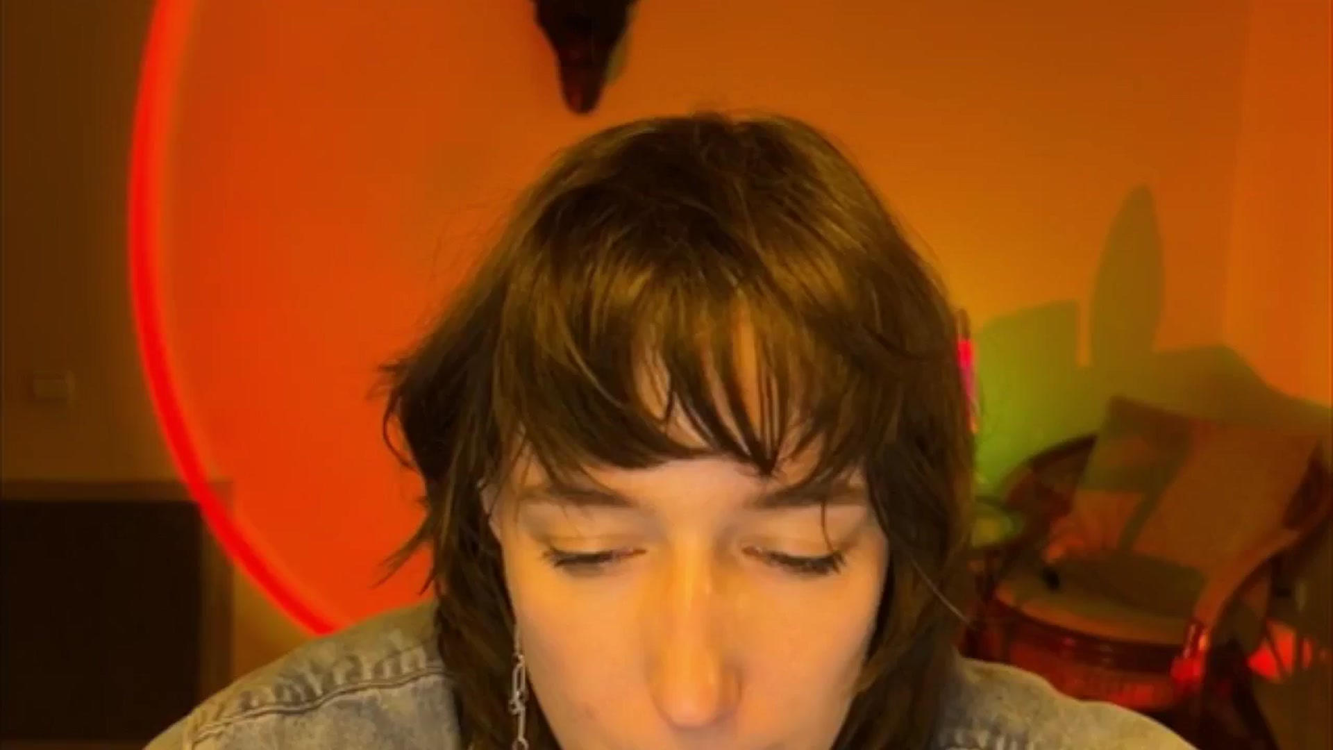 Gallery image thumbnail from LoooneyTunes's myfreecams stream on, 04/18/2025, 20:10 image 7 of 20