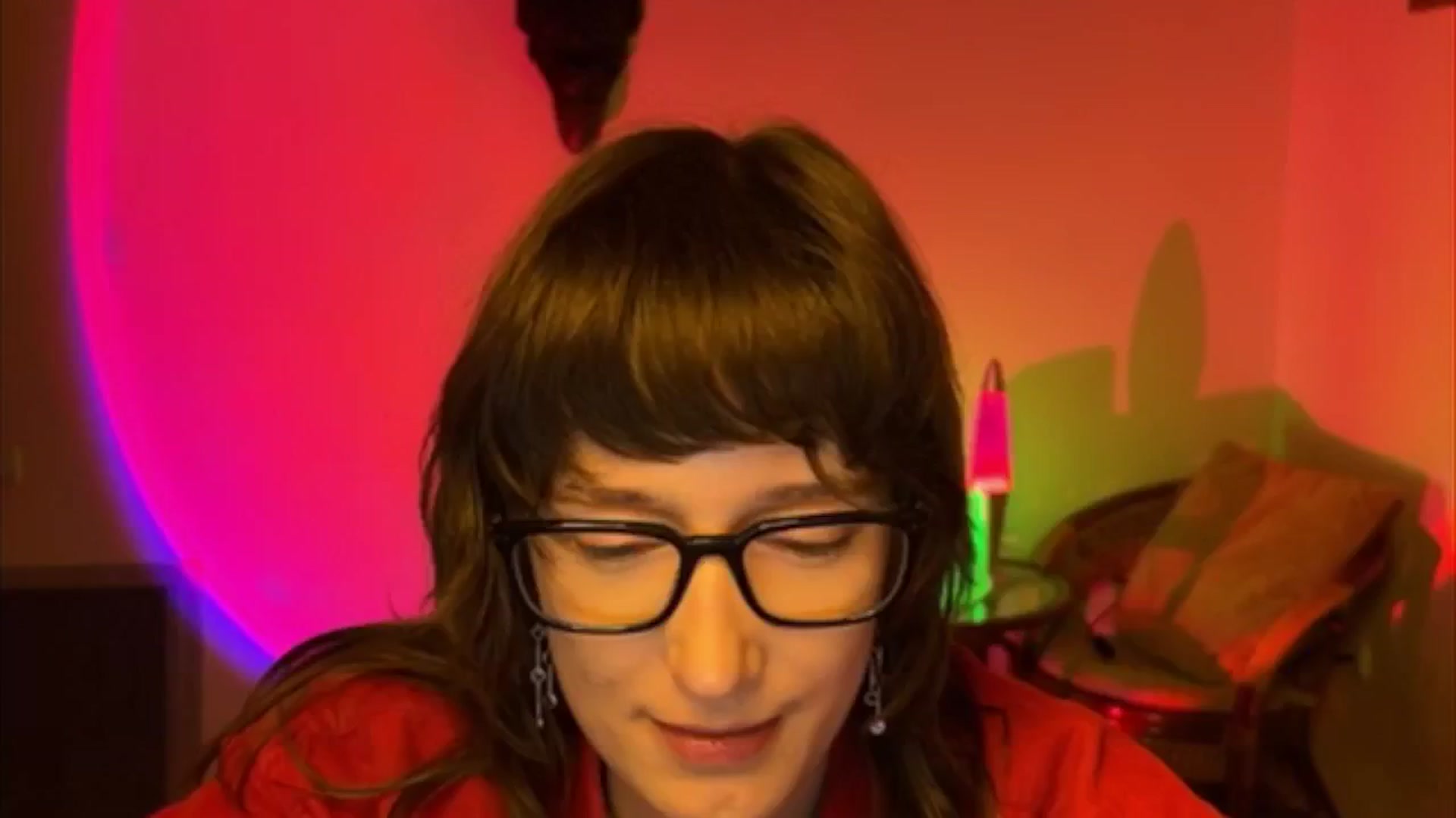 Gallery image thumbnail from LoooneyTunes's myfreecams stream on, 04/19/2025, 21:25 image 17 of 20