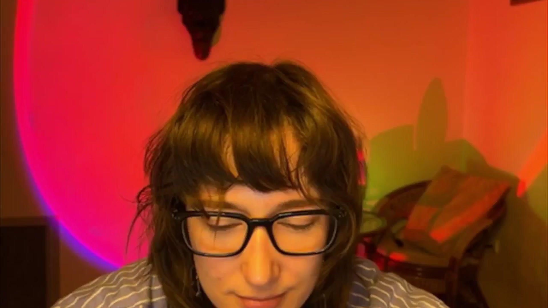 Gallery image thumbnail from LoooneyTunes's myfreecams stream on, 04/20/2025, 16:53 image 16 of 20