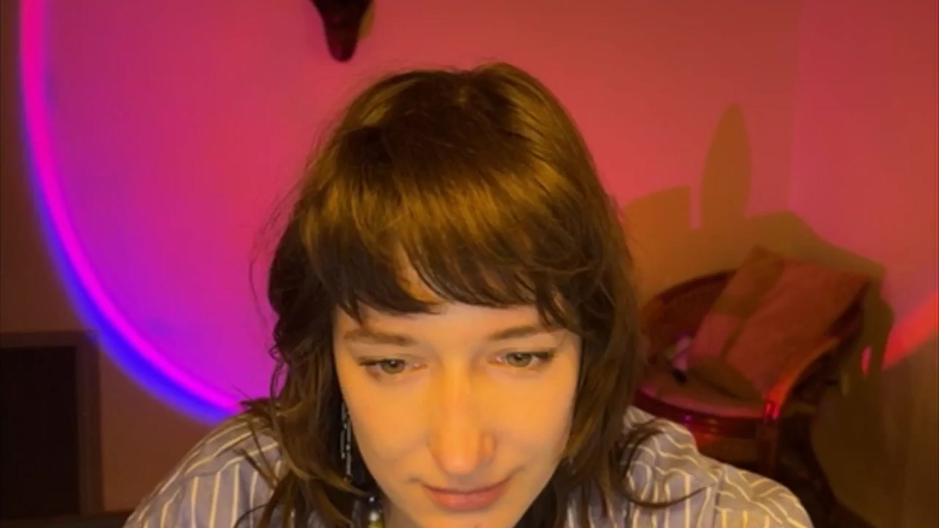 Gallery image thumbnail from LoooneyTunes's myfreecams stream on, 04/20/2025, 20:36 image 16 of 20