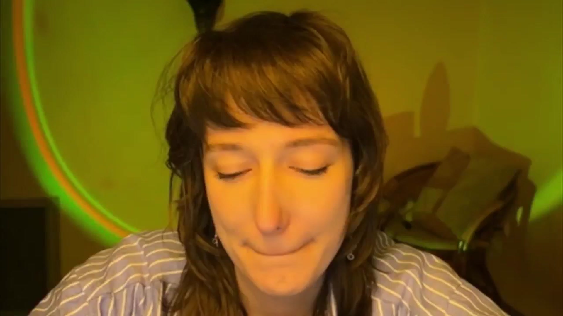 Gallery image thumbnail from LoooneyTunes's myfreecams stream on, 04/20/2025, 21:38 image 17 of 20