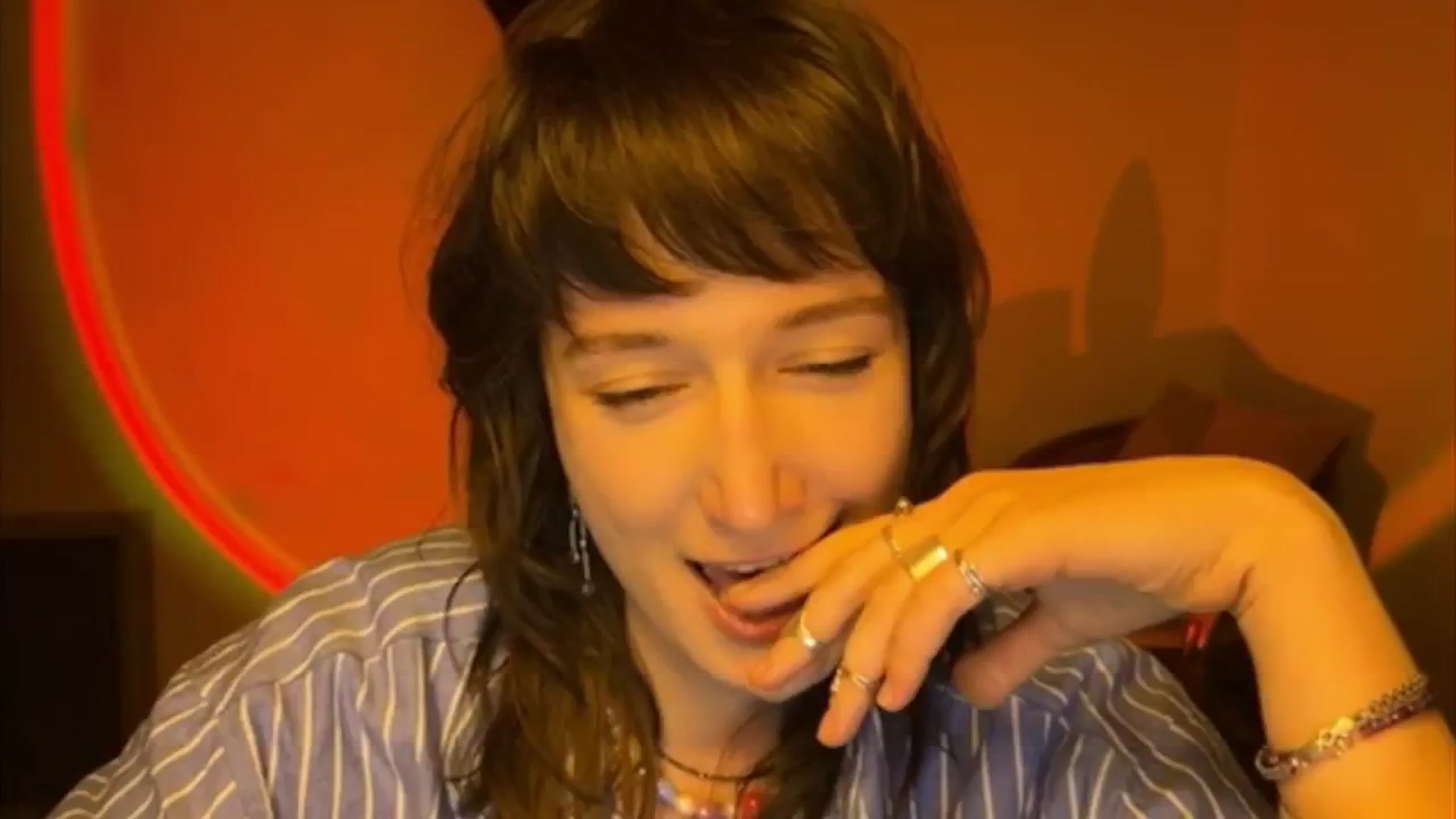 Gallery image thumbnail from LoooneyTunes's myfreecams stream on, 04/20/2025, 21:38 image 11 of 20