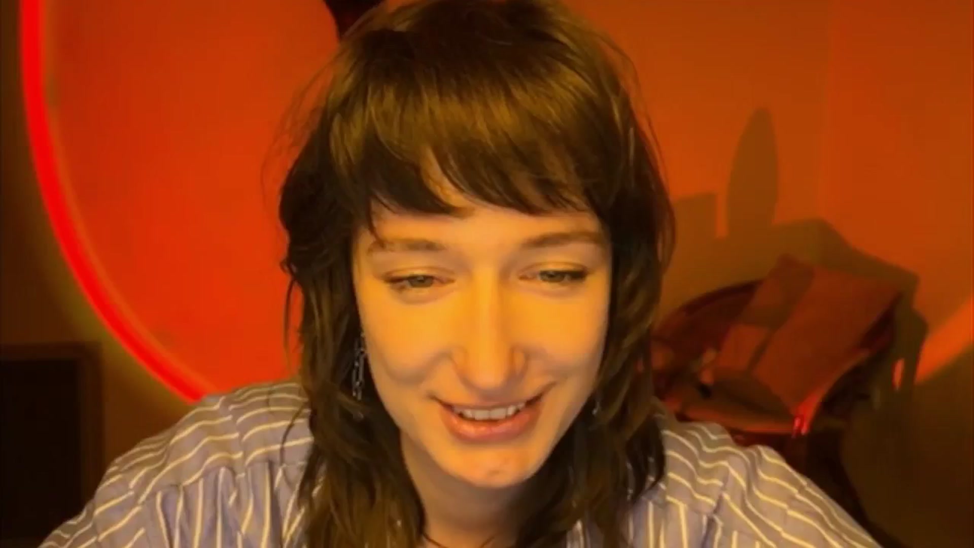 Gallery image thumbnail from LoooneyTunes's myfreecams stream on, 04/20/2025, 21:38 image 9 of 20