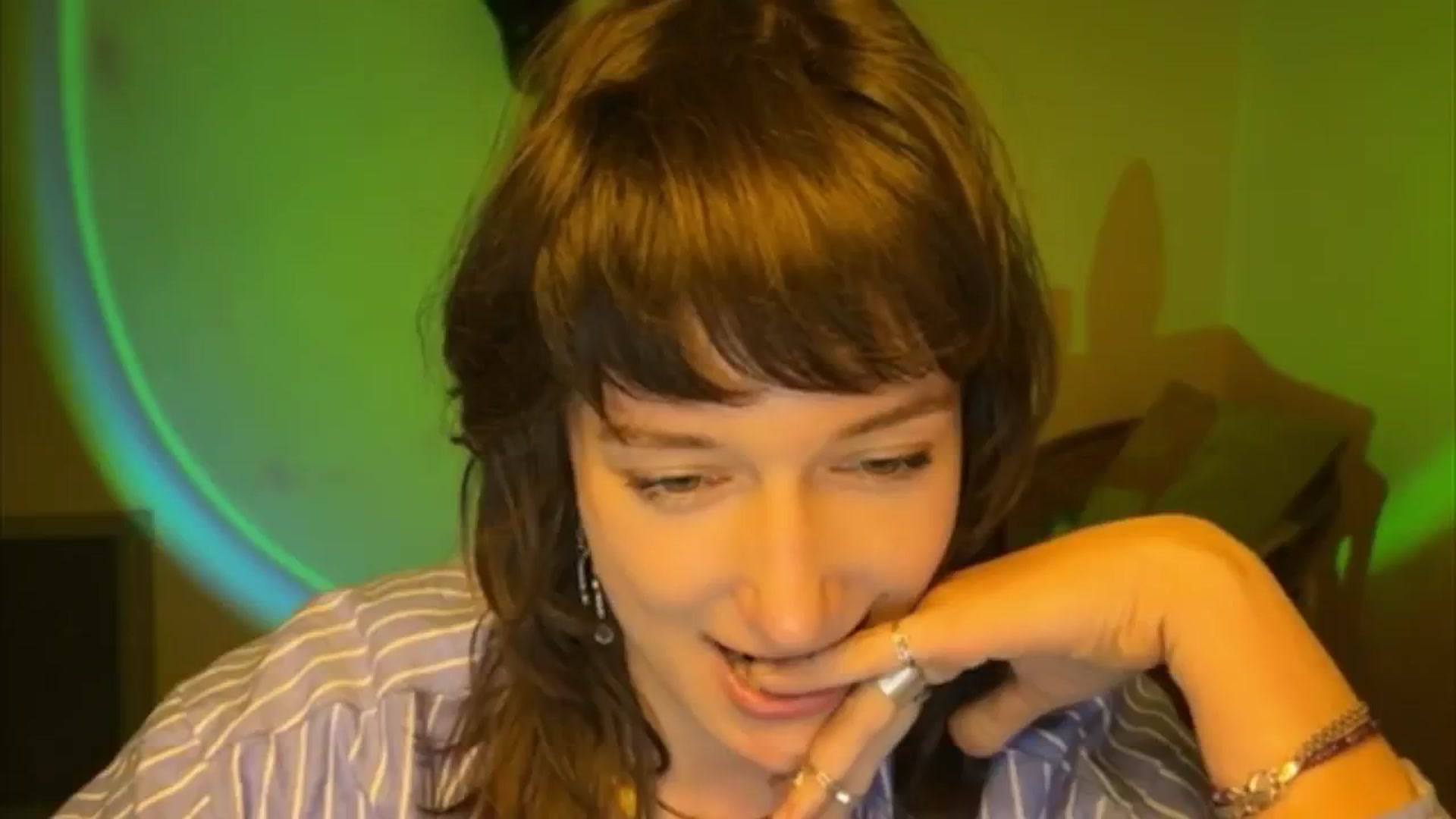 Gallery image thumbnail from LoooneyTunes's myfreecams stream on, 04/20/2025, 21:38 image 20 of 20