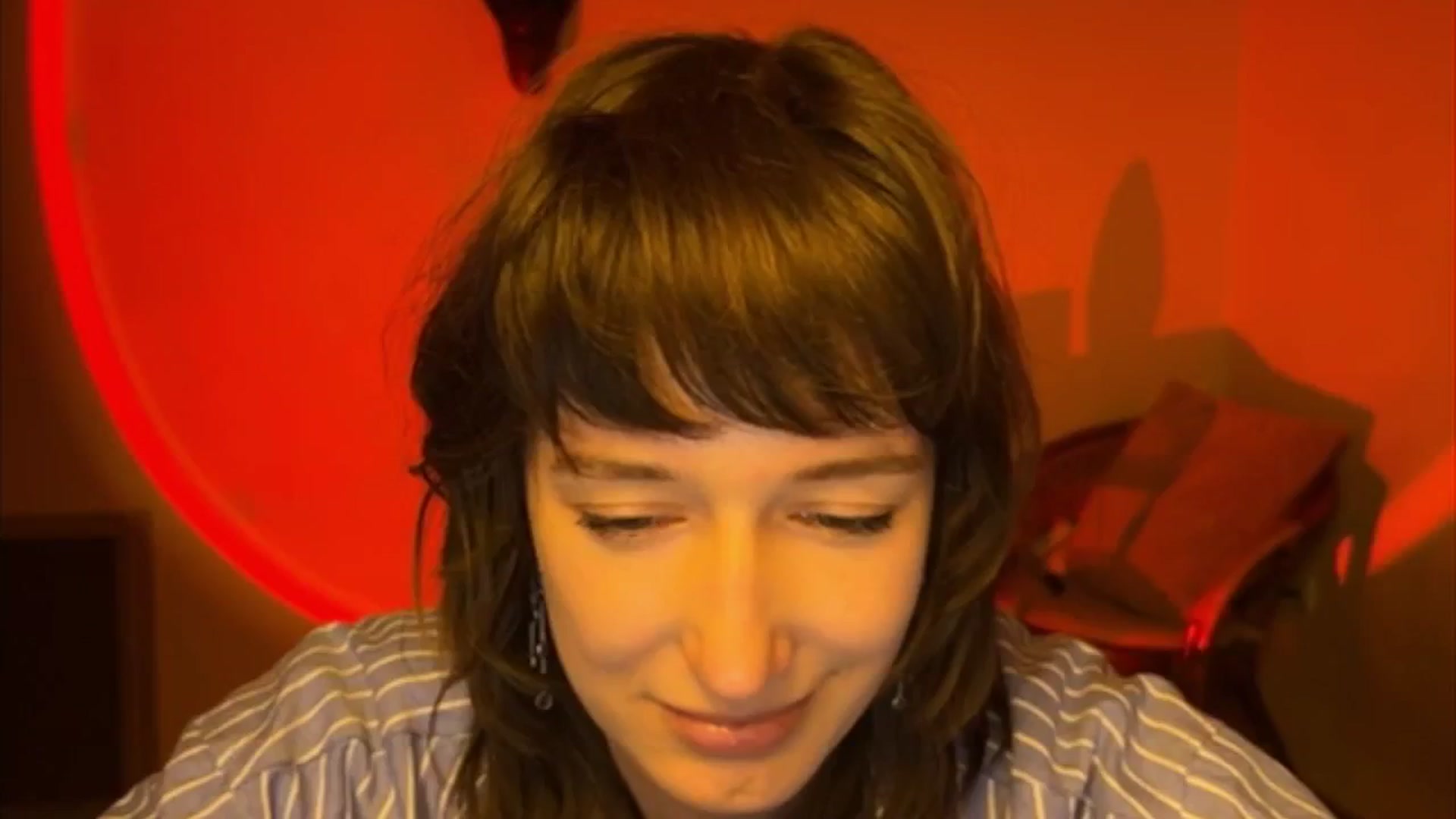 Gallery image thumbnail from LoooneyTunes's myfreecams stream on, 04/20/2025, 21:38 image 7 of 20
