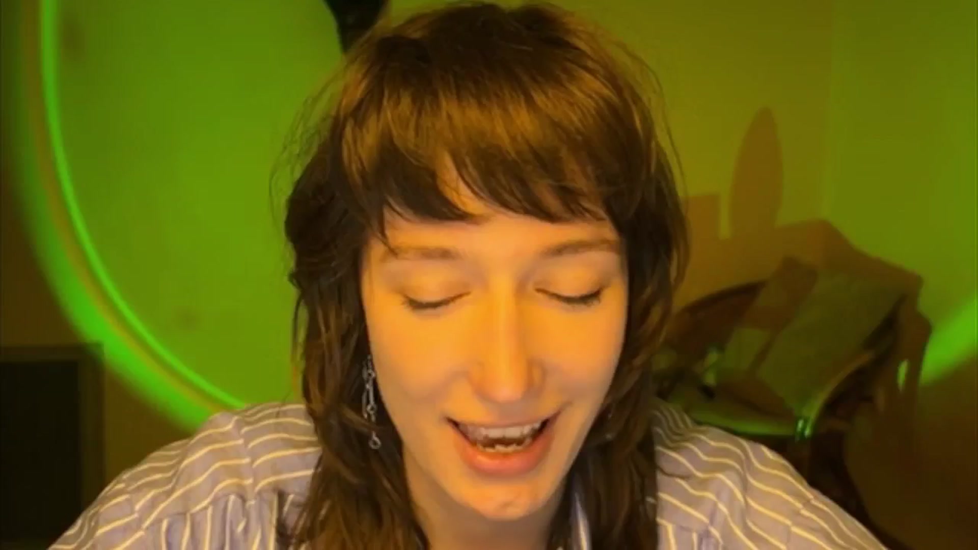 Gallery image thumbnail from LoooneyTunes's myfreecams stream on, 04/20/2025, 21:38 image 18 of 20