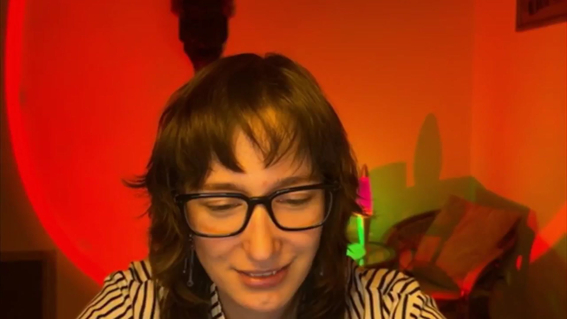 Gallery image thumbnail from LoooneyTunes's myfreecams stream on, 04/21/2025, 21:37 image 18 of 20