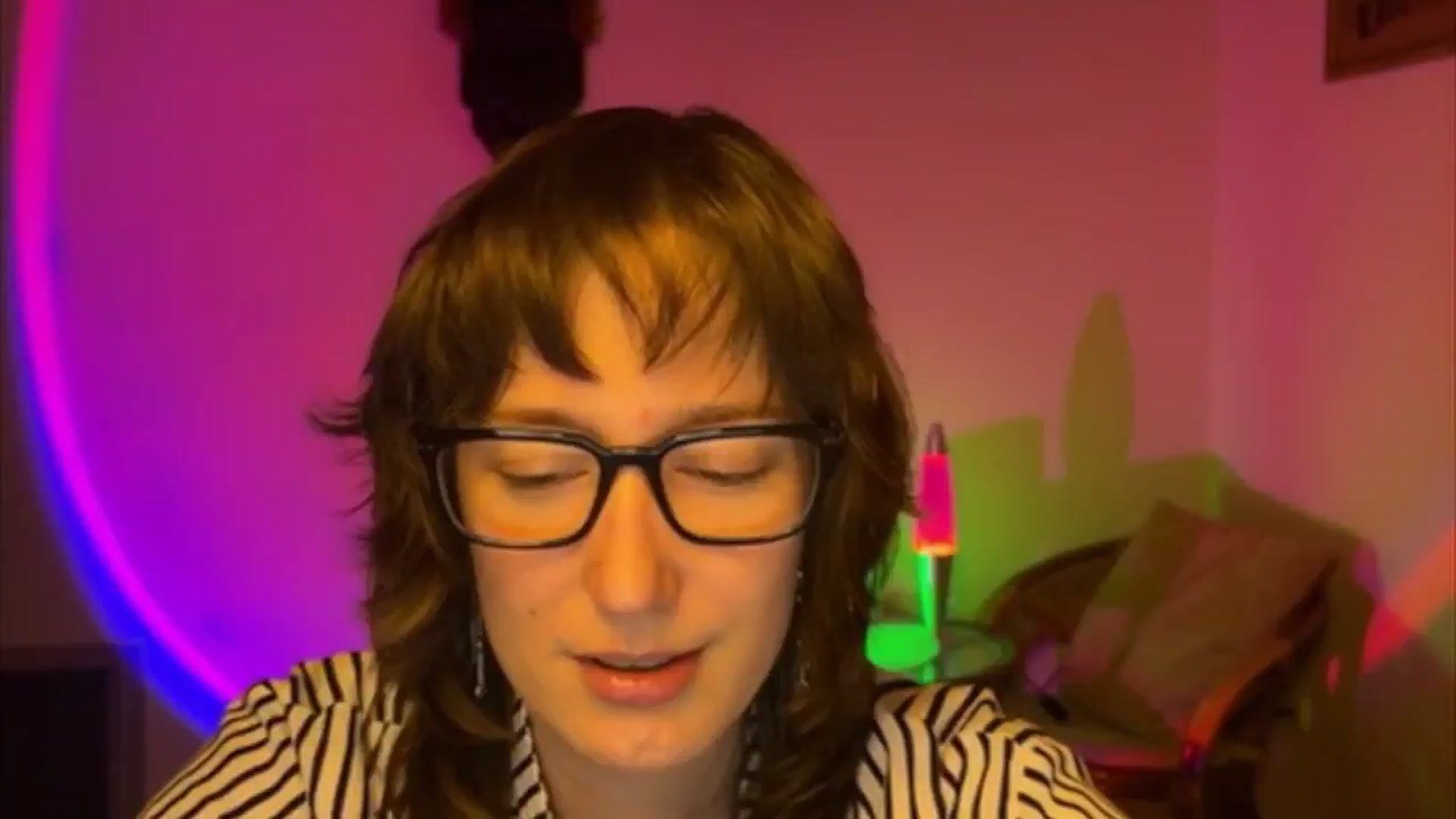 Gallery image thumbnail from LoooneyTunes's myfreecams stream on, 04/21/2025, 21:37 image 10 of 20