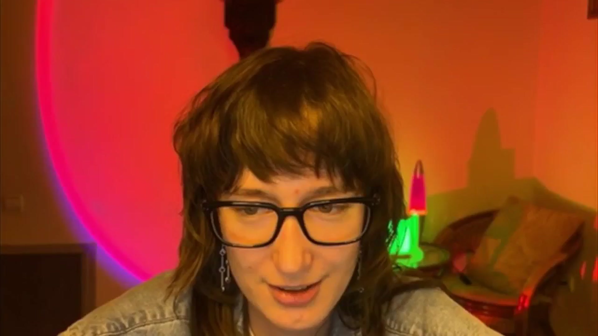 Gallery image thumbnail from LoooneyTunes's myfreecams stream on, 04/22/2025, 18:16 image 6 of 20
