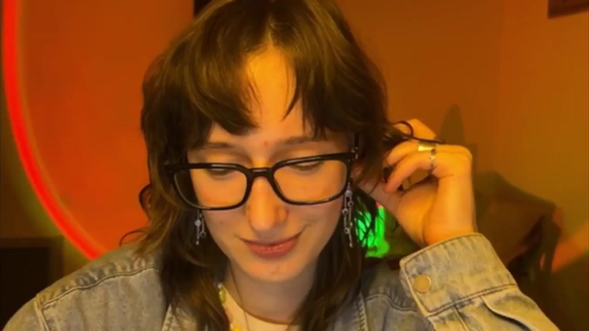 Gallery image thumbnail from LoooneyTunes's myfreecams stream on, 04/22/2025, 19:09 image 10 of 20