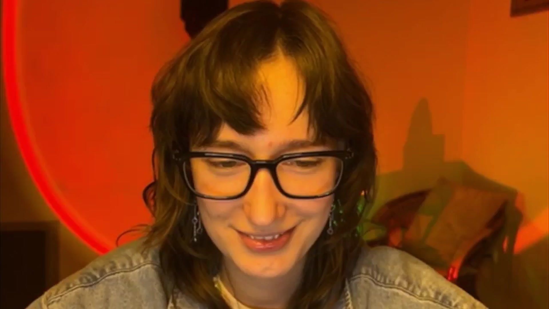 Gallery image thumbnail from LoooneyTunes's myfreecams stream on, 04/22/2025, 19:09 image 11 of 20
