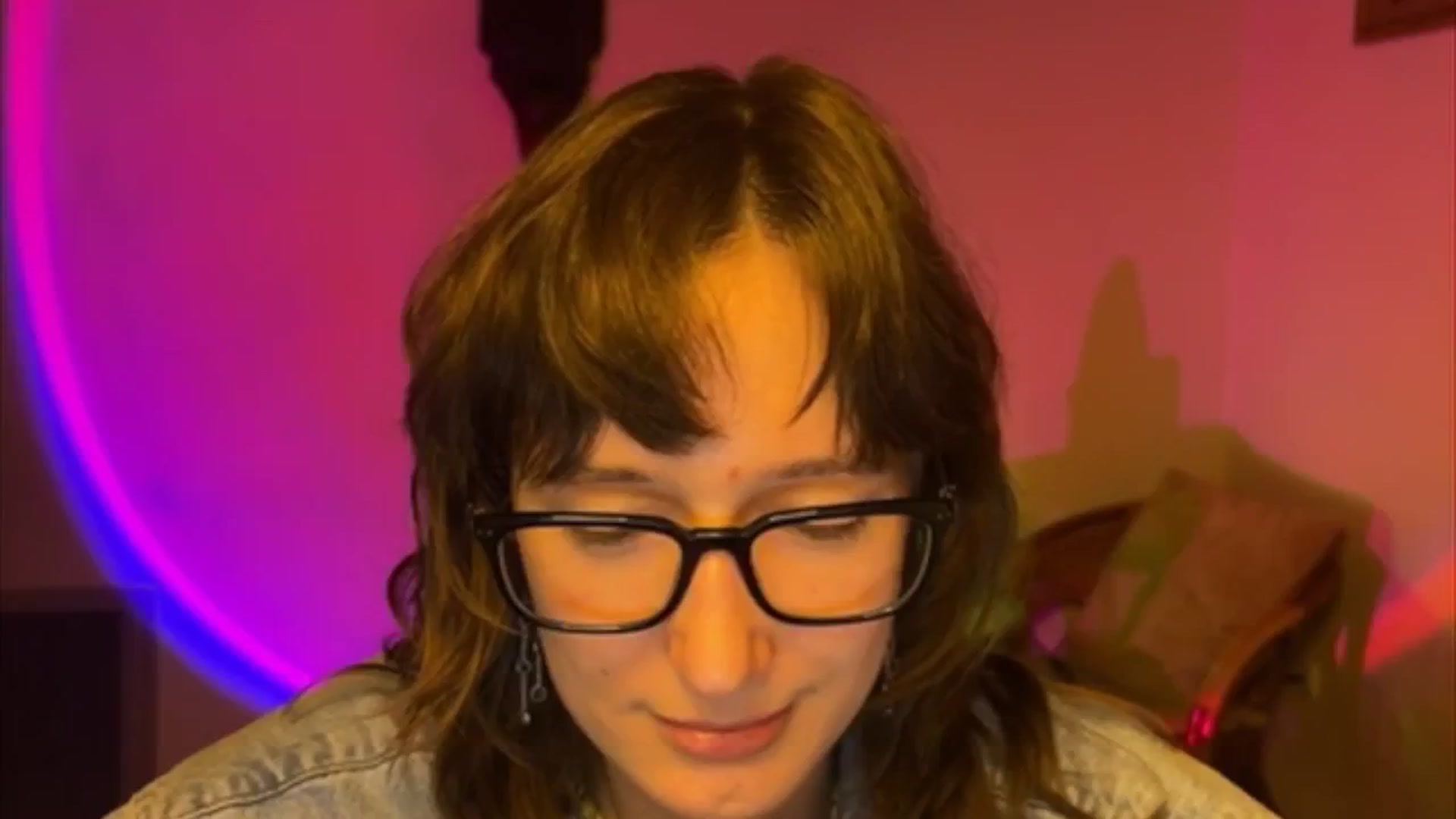 Gallery image thumbnail from LoooneyTunes's myfreecams stream on, 04/22/2025, 19:09 image 16 of 20