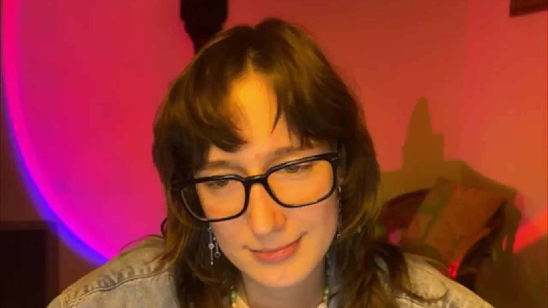 Gallery image thumbnail from LoooneyTunes's myfreecams stream on, 04/22/2025, 19:09 image 15 of 20