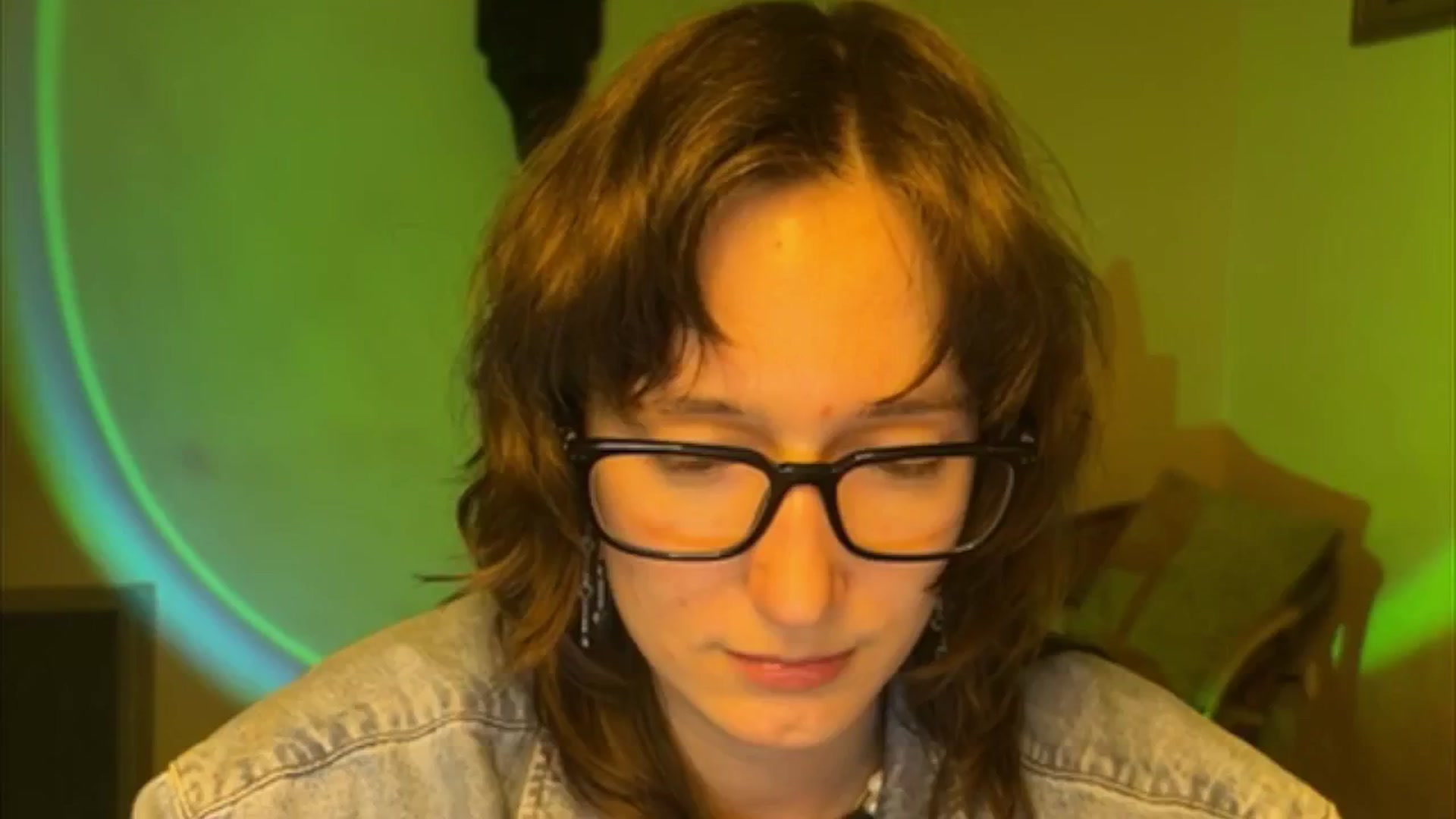 Gallery image thumbnail from LoooneyTunes's myfreecams stream on, 04/22/2025, 20:21 image 7 of 20