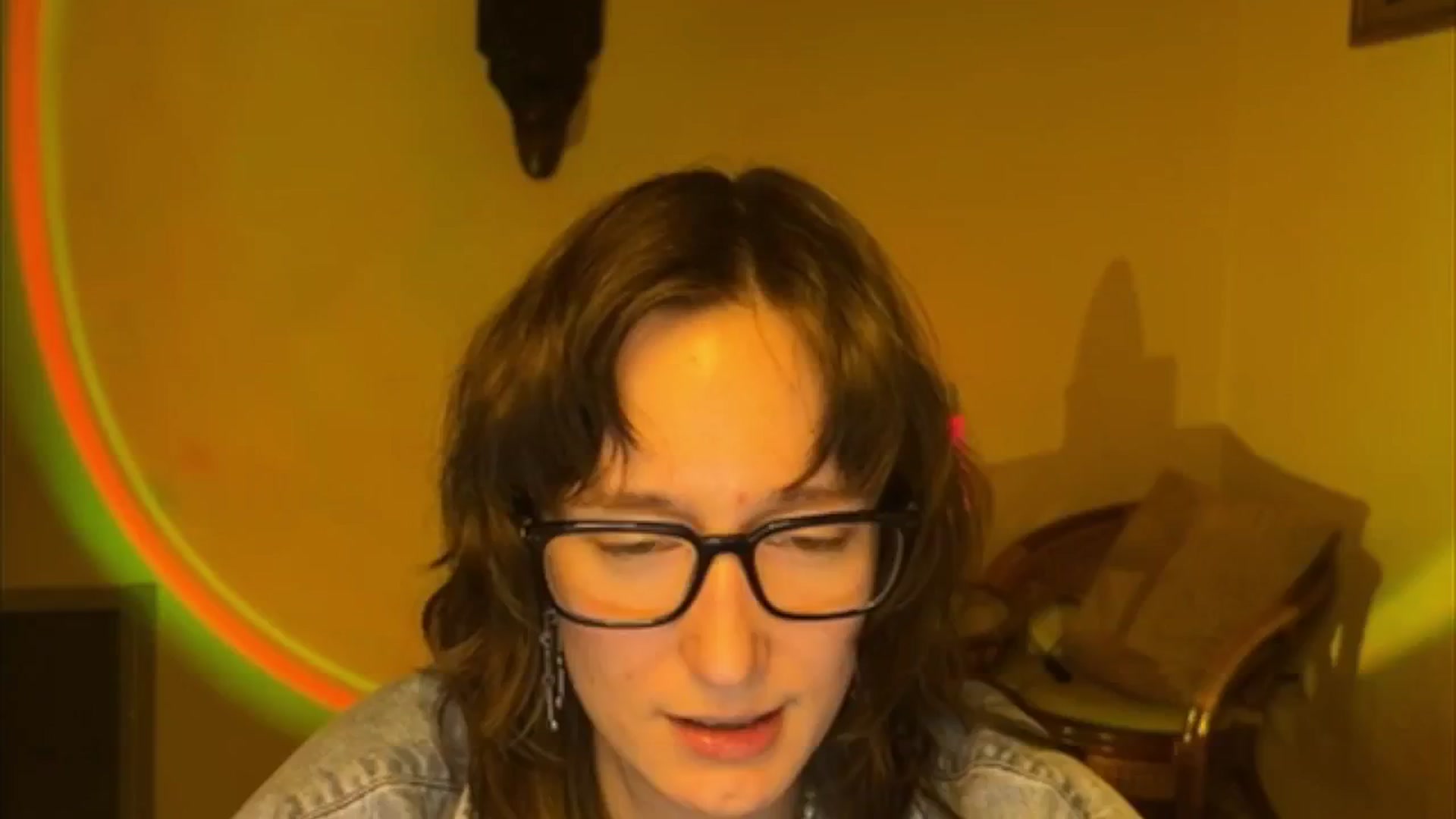 Gallery image thumbnail from LoooneyTunes's myfreecams stream on, 04/22/2025, 20:21 image 15 of 20