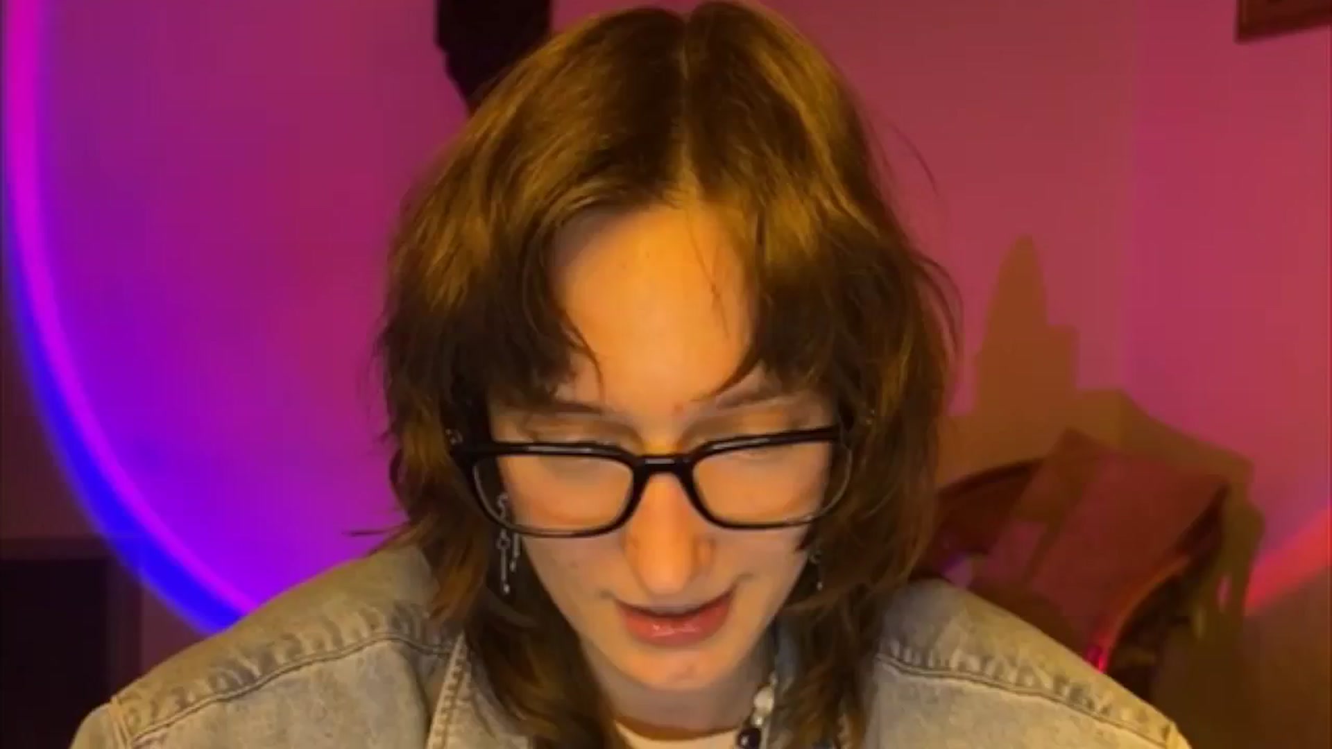 Gallery image thumbnail from LoooneyTunes's myfreecams stream on, 04/22/2025, 20:21 image 4 of 20
