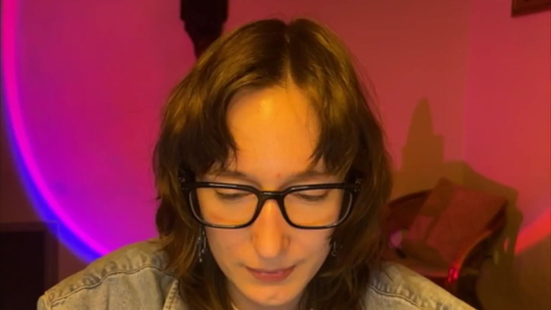 Gallery image thumbnail from LoooneyTunes's myfreecams stream on, 04/22/2025, 20:21 image 18 of 20