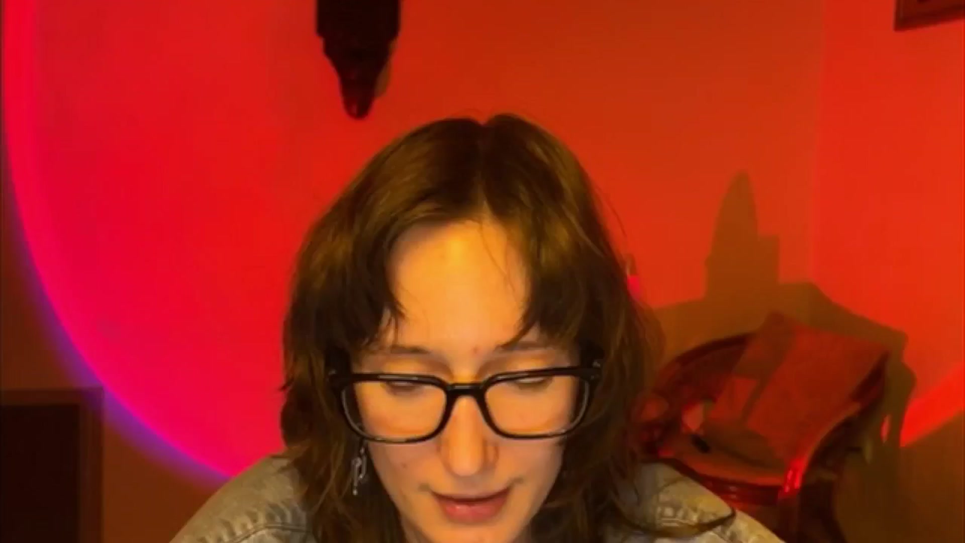 Gallery image thumbnail from LoooneyTunes's myfreecams stream on, 04/22/2025, 20:21 image 17 of 20