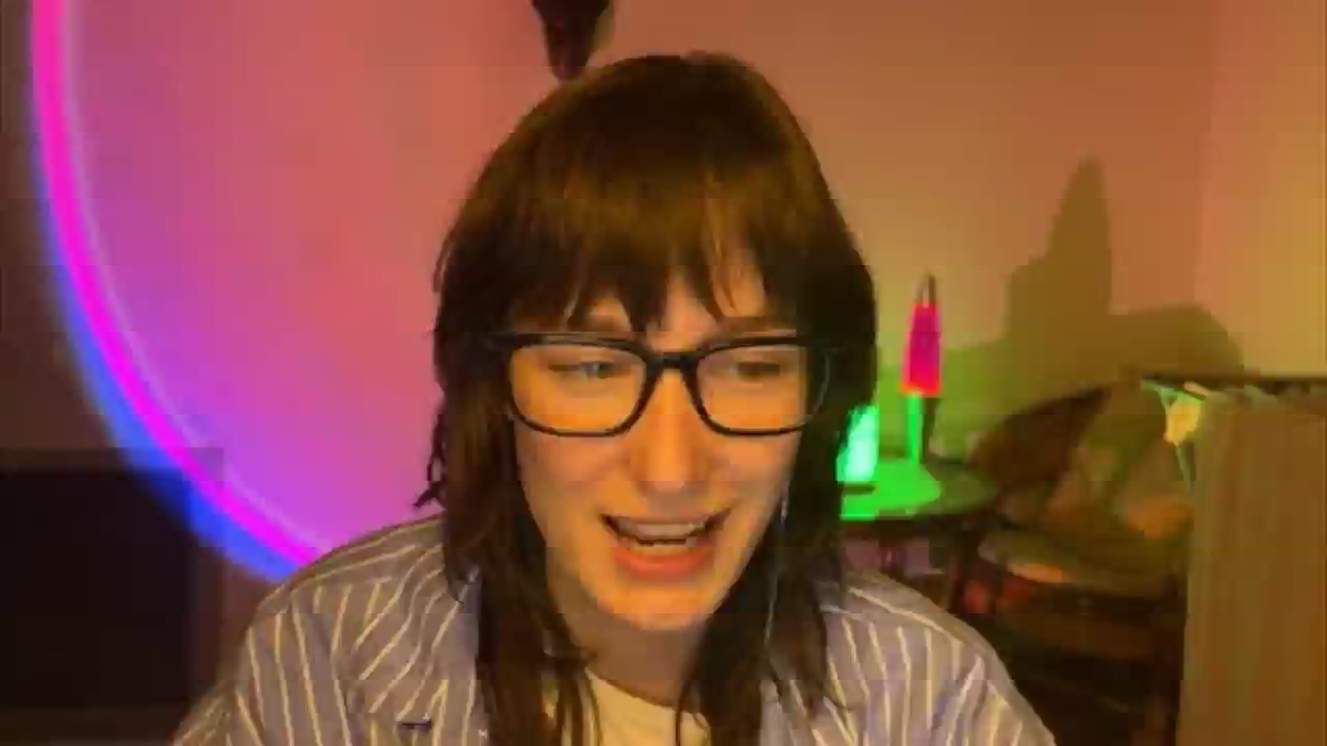 Gallery image thumbnail from LoooneyTunes's myfreecams stream on, 04/24/2025, 19:12 image 1 of 20