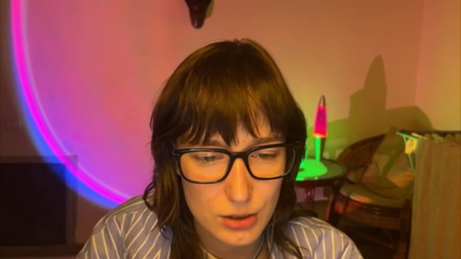 Gallery image thumbnail from LoooneyTunes's myfreecams stream on, 04/24/2025, 19:12 image 15 of 20
