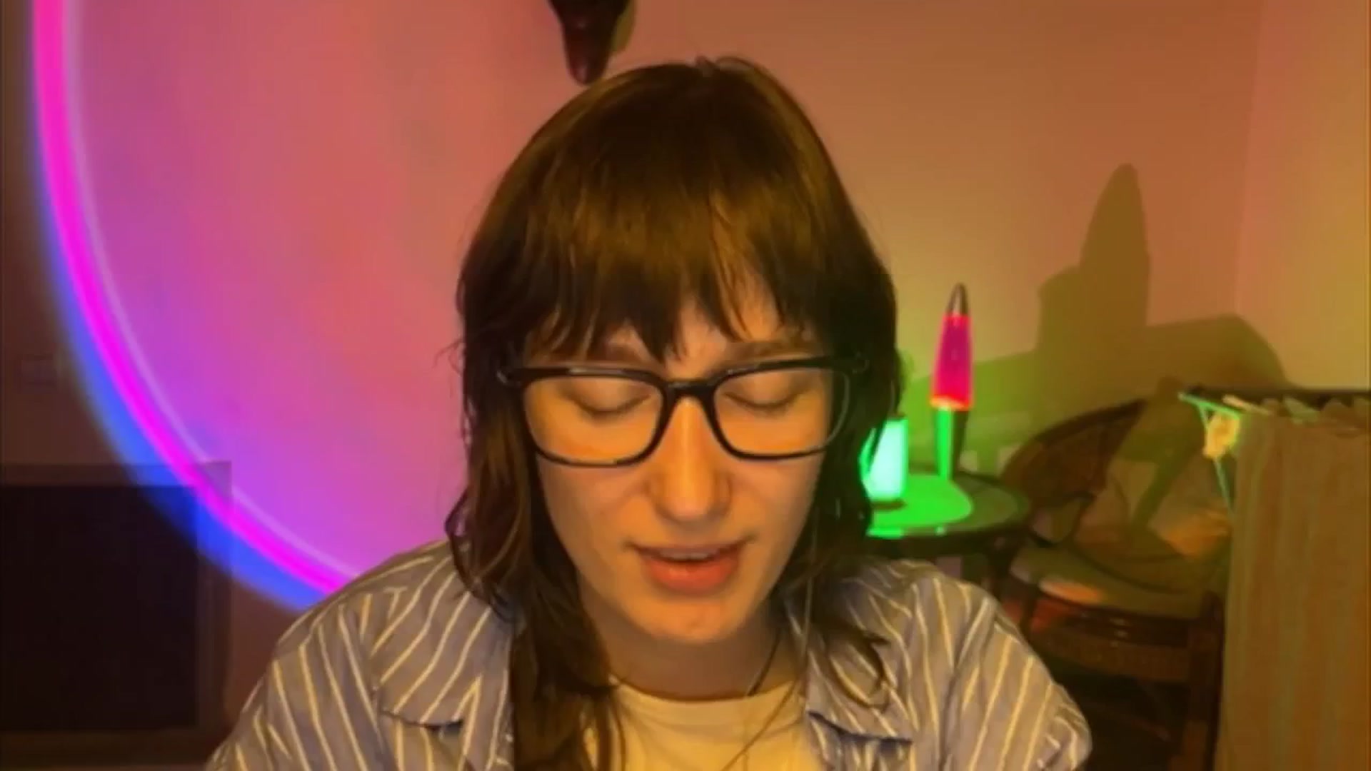 Gallery image thumbnail from LoooneyTunes's myfreecams stream on, 04/24/2025, 19:12 image 13 of 20