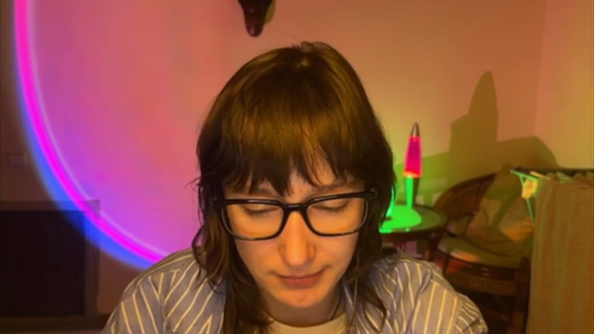 Gallery image thumbnail from LoooneyTunes's myfreecams stream on, 04/24/2025, 19:12 image 16 of 20