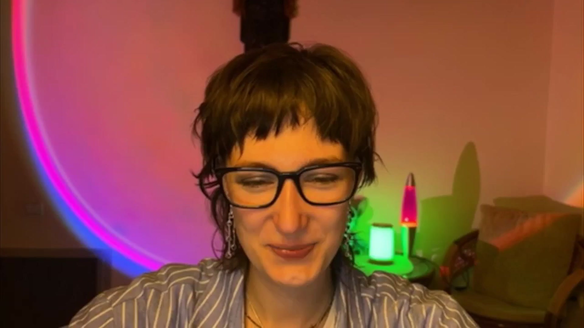 Gallery image thumbnail from LoooneyTunes's myfreecams stream on, 05/05/2025, 20:28 image 1 of 20