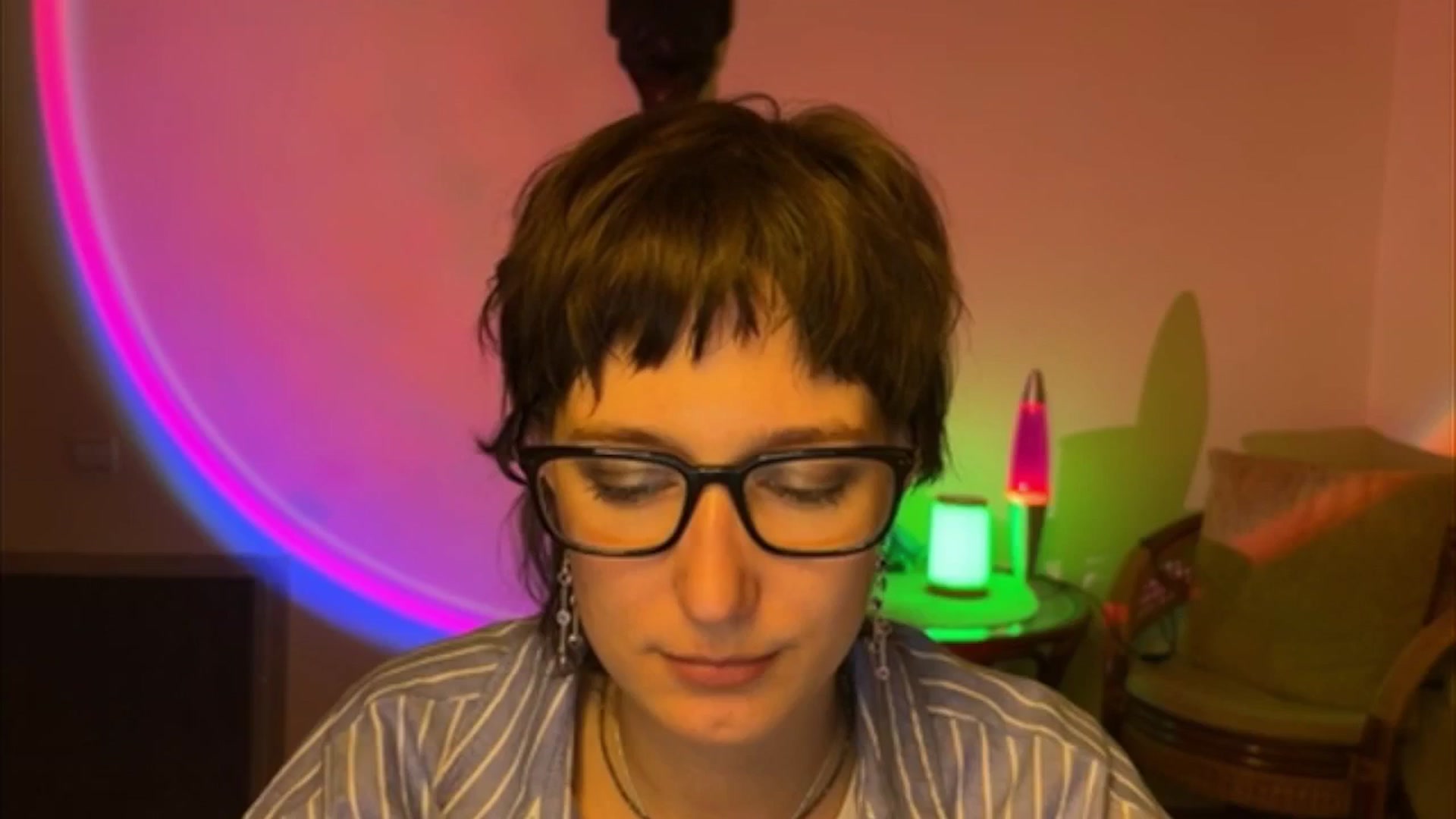 Gallery image thumbnail from LoooneyTunes's myfreecams stream on, 05/05/2025, 21:20 image 11 of 20