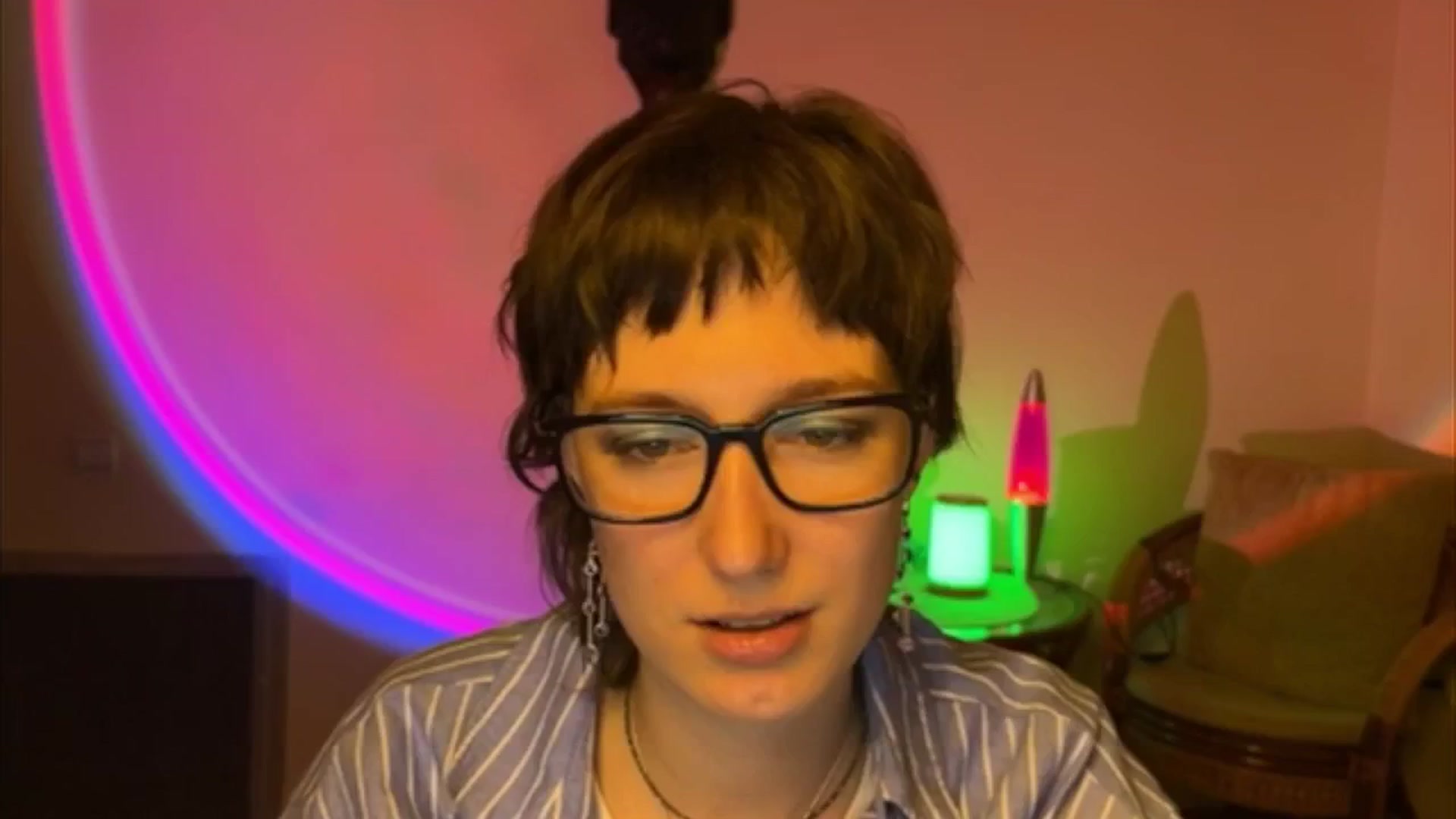 Gallery image thumbnail from LoooneyTunes's myfreecams stream on, 05/05/2025, 21:53 image 8 of 20