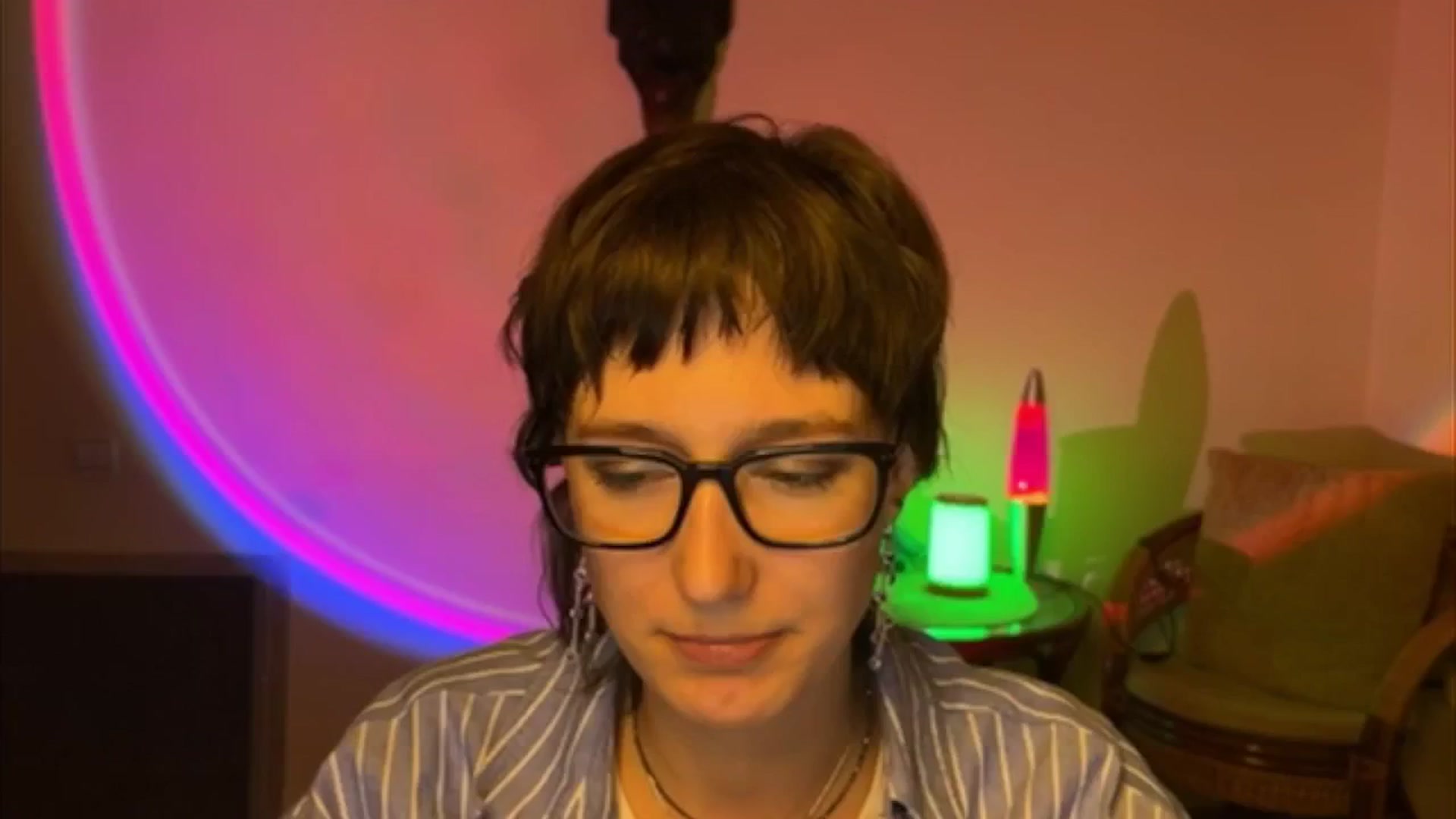 Gallery image thumbnail from LoooneyTunes's myfreecams stream on, 05/05/2025, 22:36 image 7 of 20