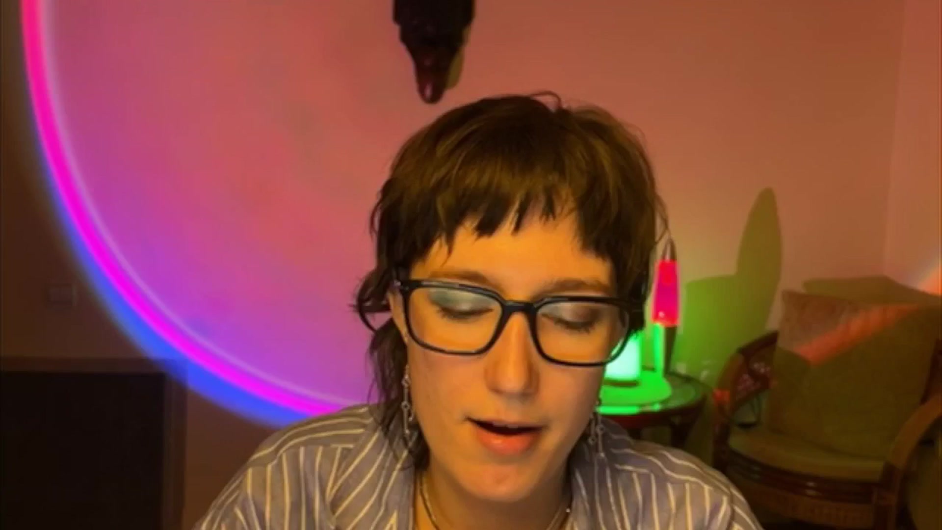 Gallery image thumbnail from LoooneyTunes's myfreecams stream on, 05/05/2025, 22:36 image 18 of 20