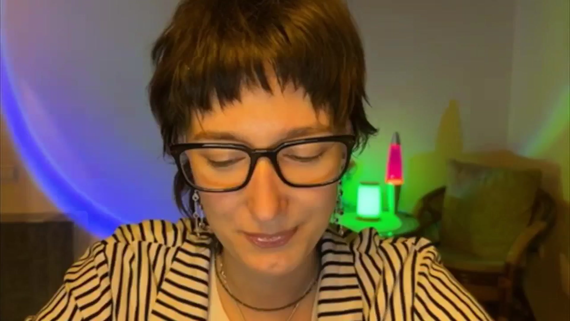 Gallery image thumbnail from LoooneyTunes's myfreecams stream on, 05/06/2025, 19:58 image 16 of 20