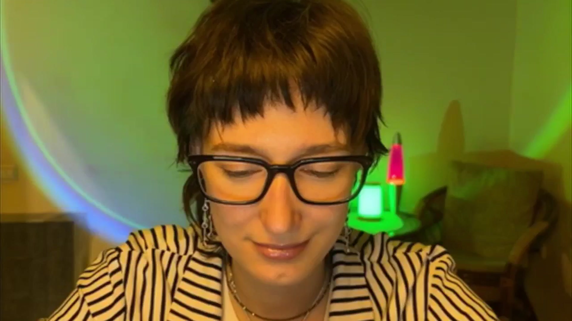 Gallery image thumbnail from LoooneyTunes's myfreecams stream on, 05/06/2025, 19:58 image 18 of 20