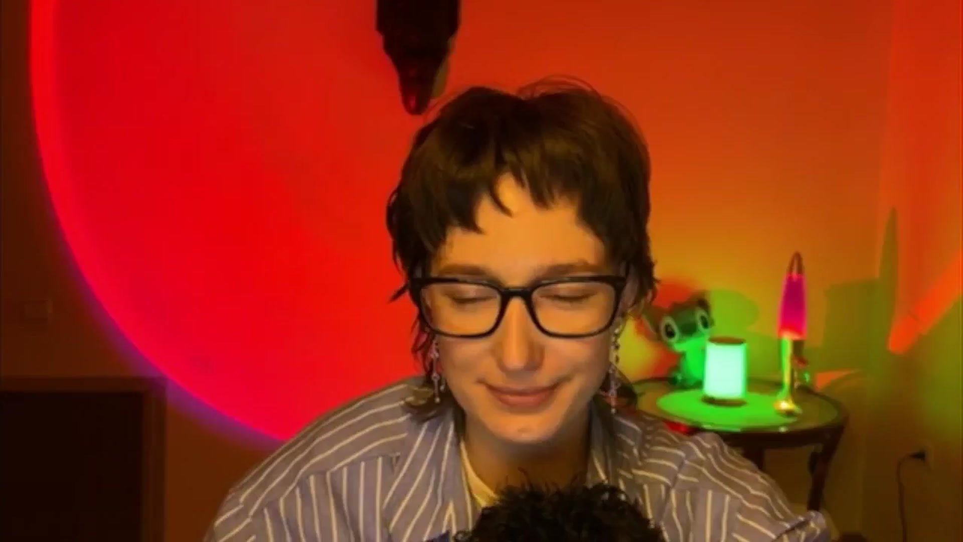 Gallery image thumbnail from LoooneyTunes's myfreecams stream on, 05/12/2025, 20:30 image 18 of 20