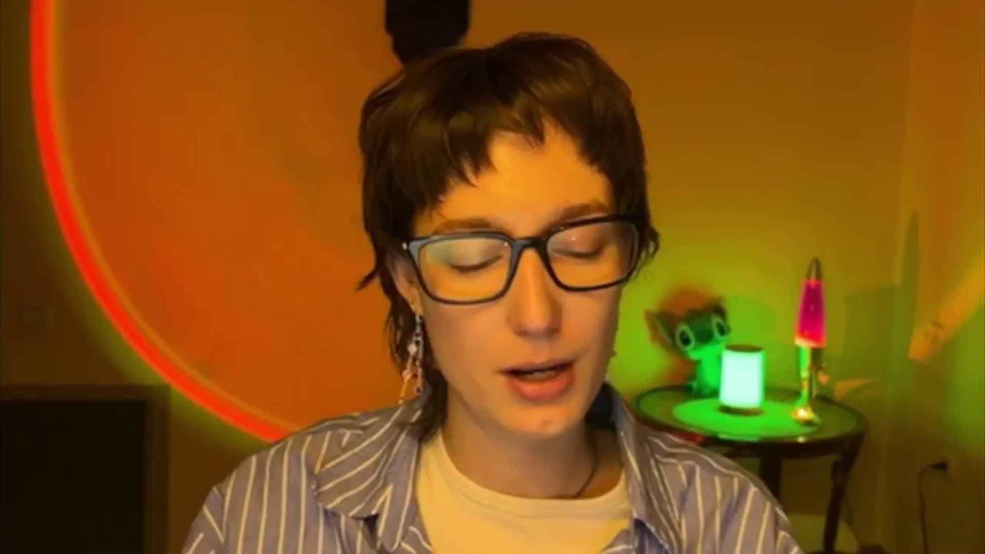 Gallery image thumbnail from LoooneyTunes's myfreecams stream on, 05/12/2025, 20:30 image 3 of 20