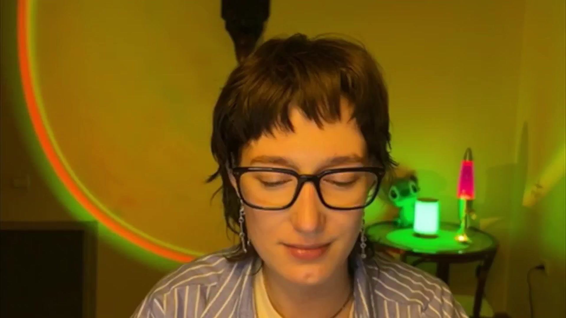 Gallery image thumbnail from LoooneyTunes's myfreecams stream on, 05/12/2025, 21:02 image 13 of 20
