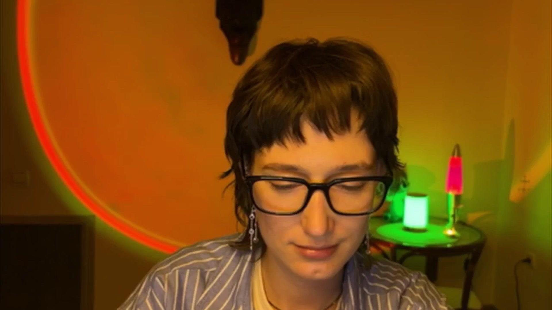 Gallery image thumbnail from LoooneyTunes's myfreecams stream on, 05/12/2025, 21:02 image 15 of 20