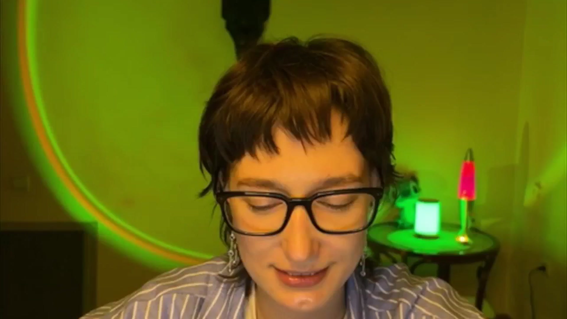 Gallery image thumbnail from LoooneyTunes's myfreecams stream on, 05/12/2025, 21:02 image 9 of 20