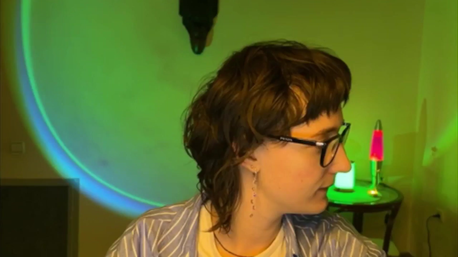 Gallery image thumbnail from LoooneyTunes's myfreecams stream on, 05/12/2025, 21:02 image 3 of 20