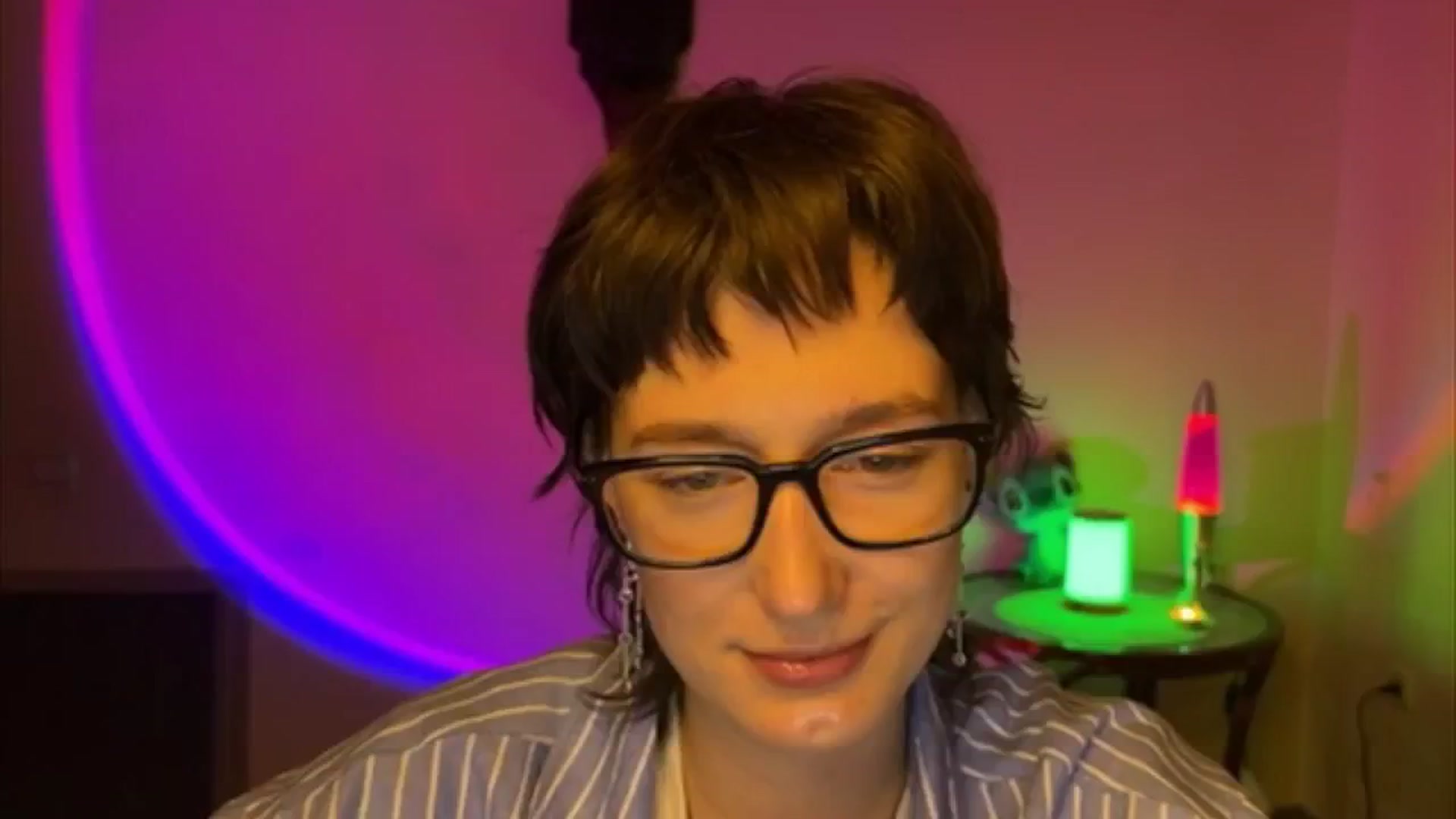 Gallery image thumbnail from LoooneyTunes's myfreecams stream on, 05/12/2025, 21:02 image 10 of 20