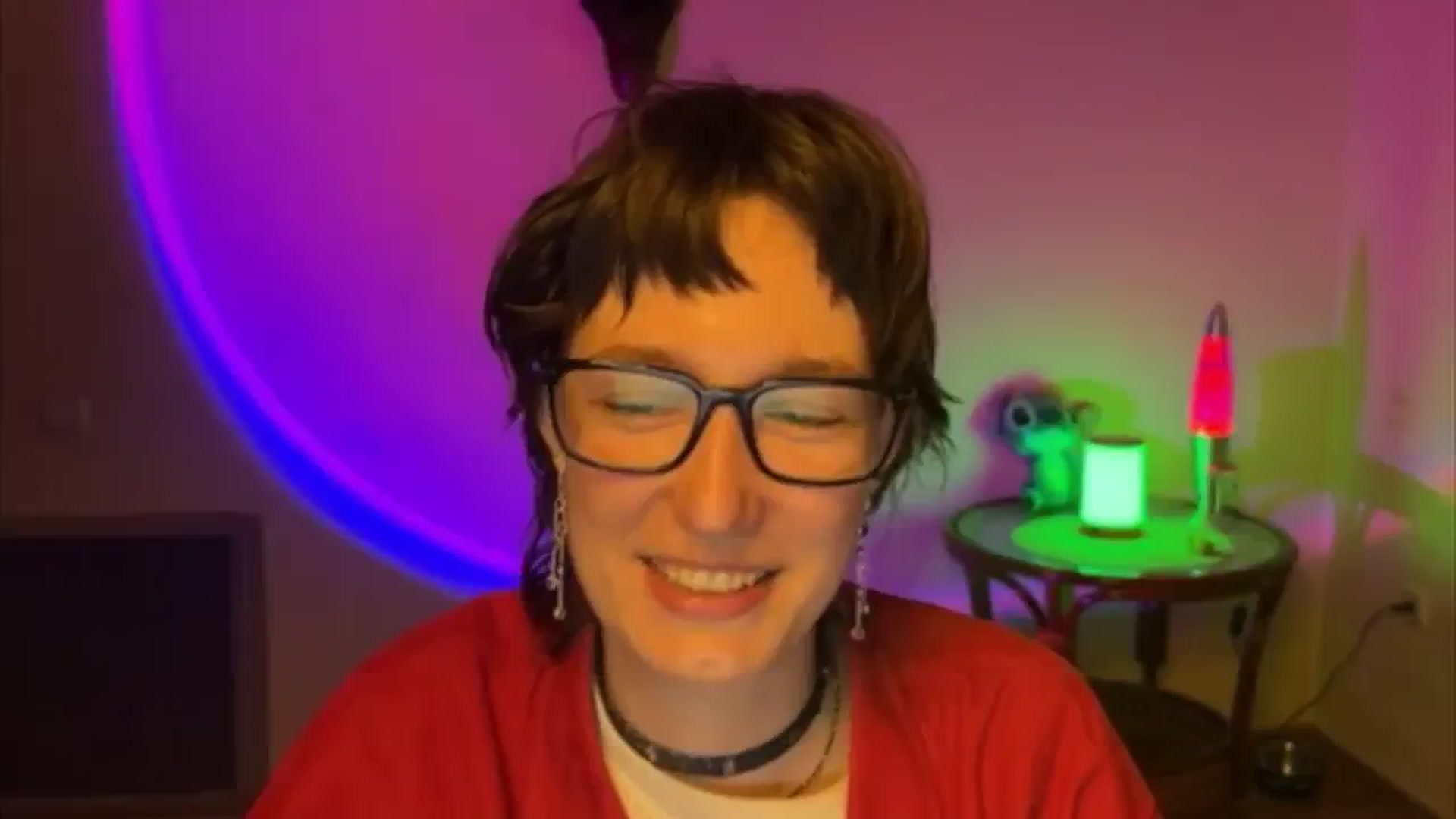 Gallery image thumbnail from LoooneyTunes's myfreecams stream on, 05/13/2025, 19:33 image 9 of 20