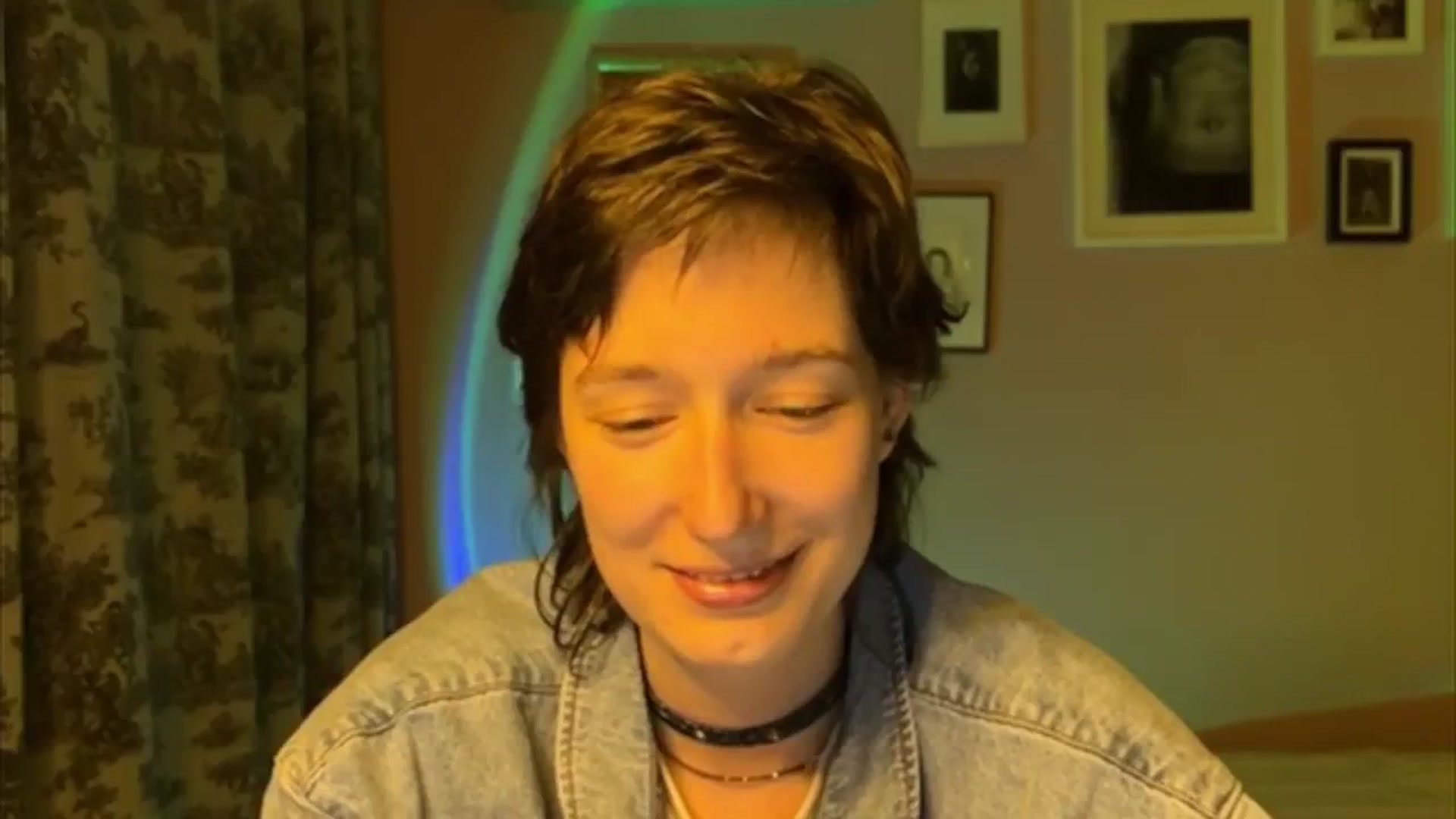 Gallery image thumbnail from LoooneyTunes's myfreecams stream on, 05/14/2025, 20:42 image 17 of 20