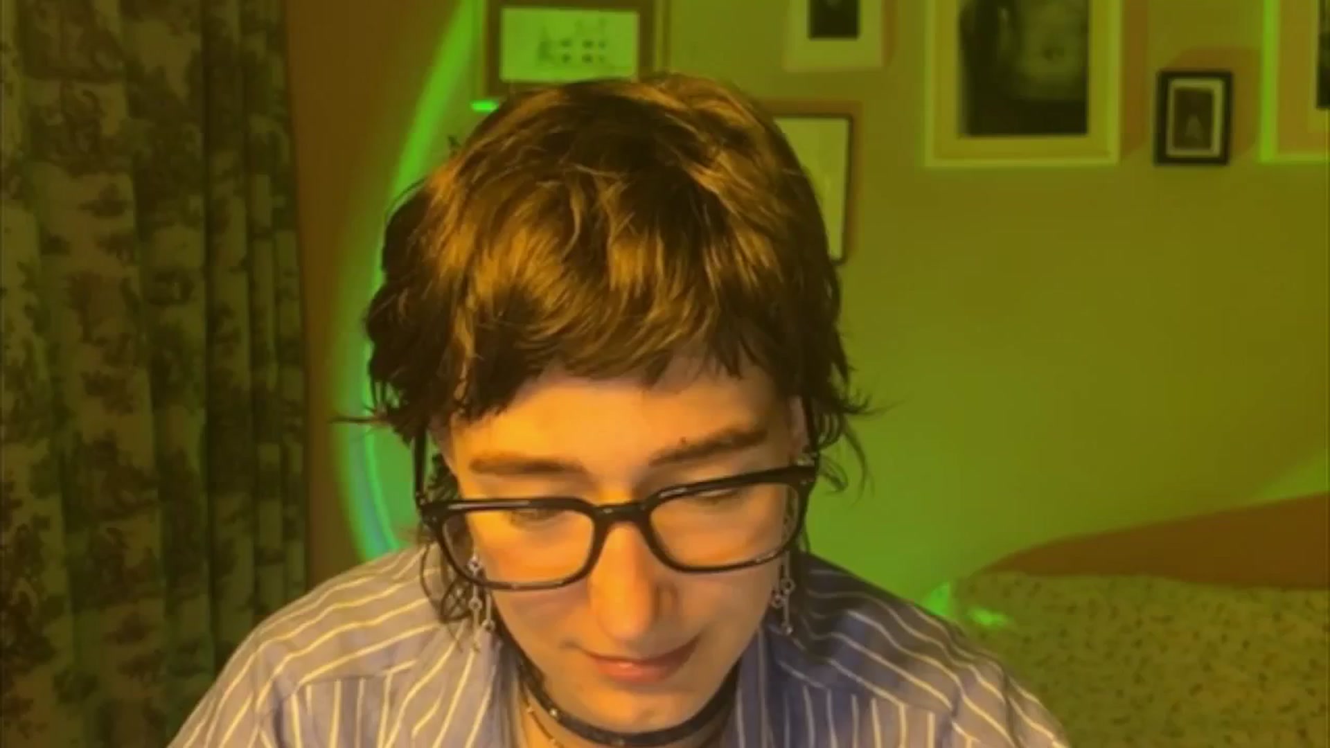 Gallery image thumbnail from LoooneyTunes's myfreecams stream on, 05/15/2025, 19:11 image 15 of 20