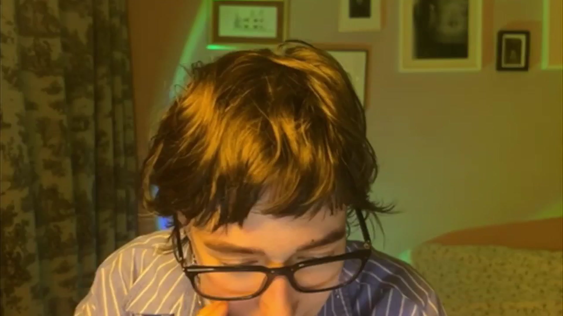Gallery image thumbnail from LoooneyTunes's myfreecams stream on, 05/15/2025, 20:36 image 15 of 20