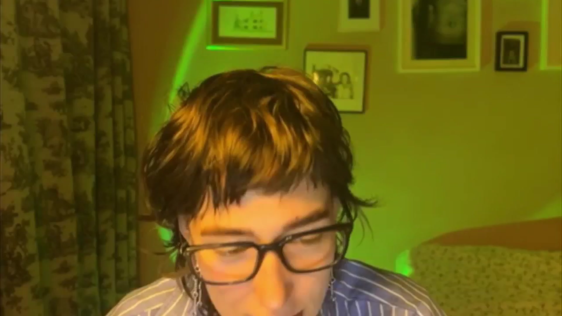 Gallery image thumbnail from LoooneyTunes's myfreecams stream on, 05/15/2025, 20:36 image 1 of 20