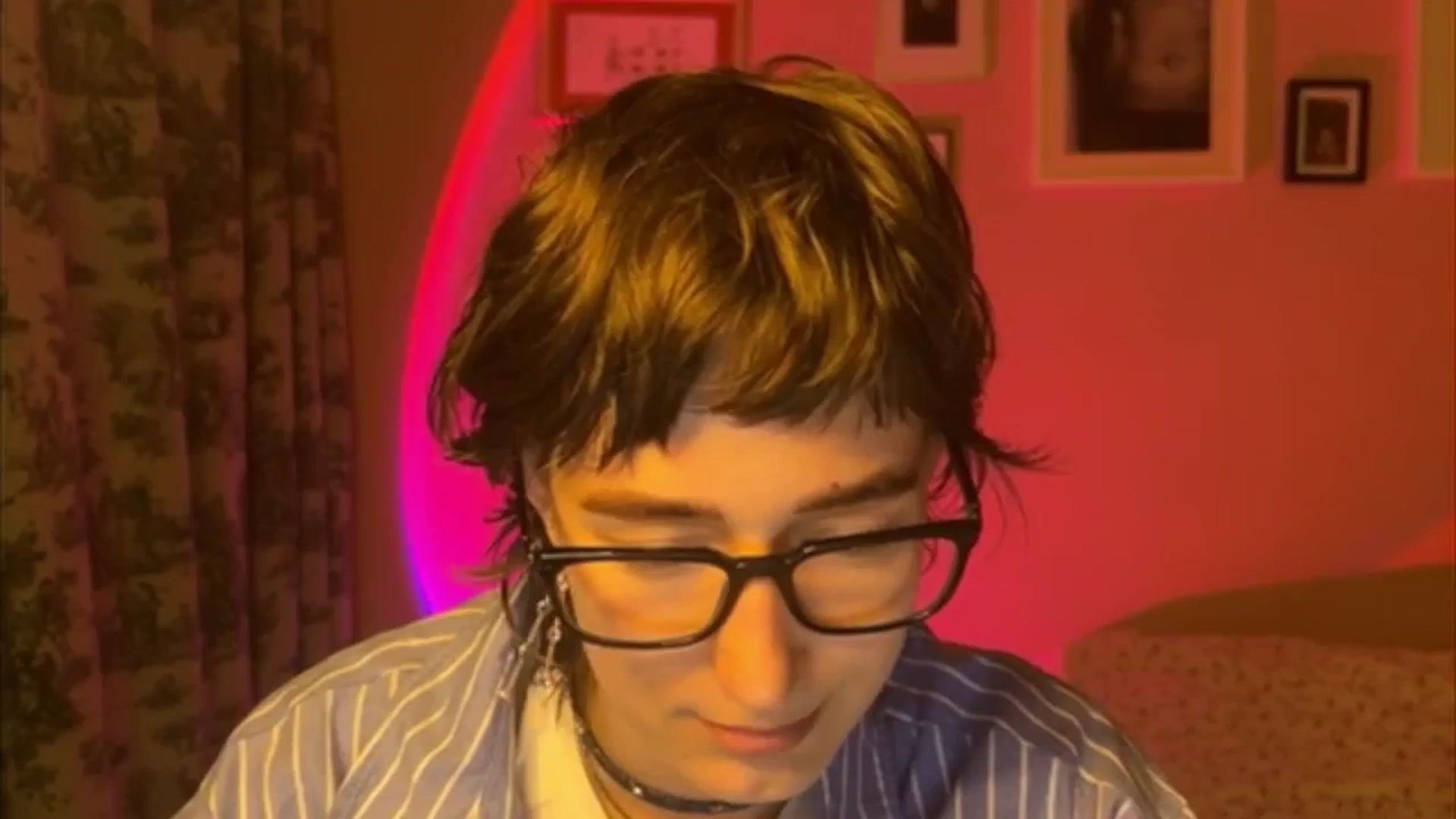 Gallery image thumbnail from LoooneyTunes's myfreecams stream on, 05/15/2025, 20:36 image 17 of 20